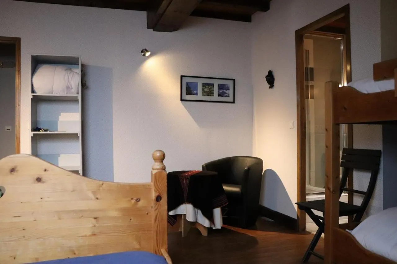 Aillon-le-JeuneLa Grangerie住宿加早餐旅馆 住宿加早餐酒店