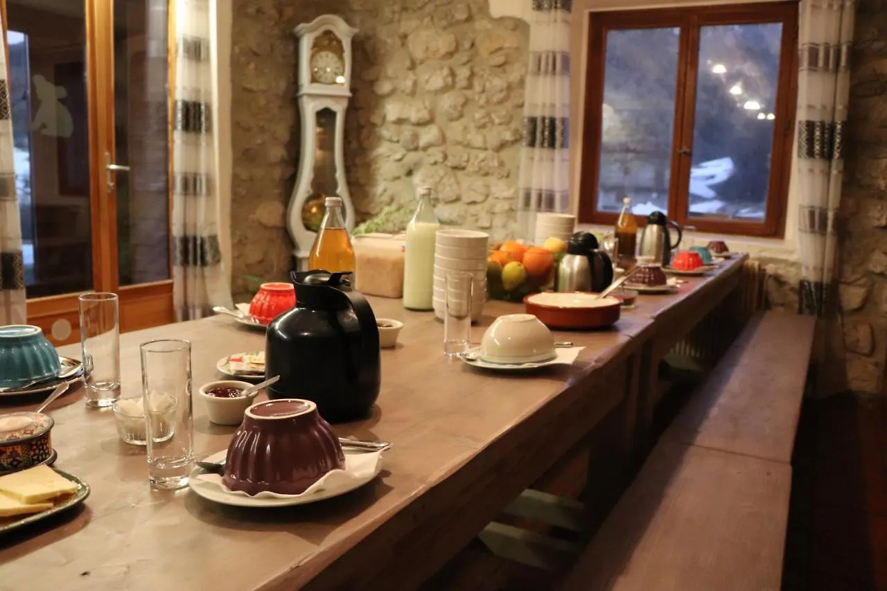 Aillon-le-JeuneLa Grangerie住宿加早餐旅馆 住宿加早餐酒店 Aillon-le-Jeune
